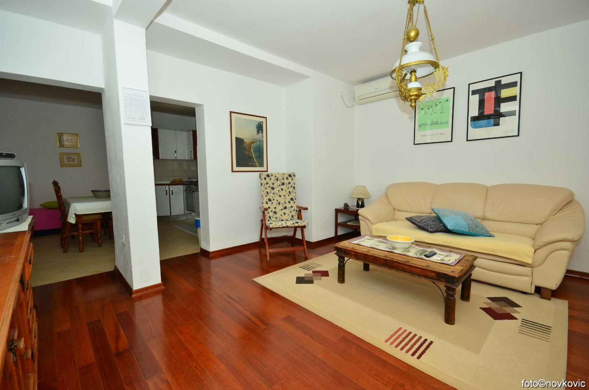 Apartments Fani Kanun Μπολ Εξωτερικό φωτογραφία